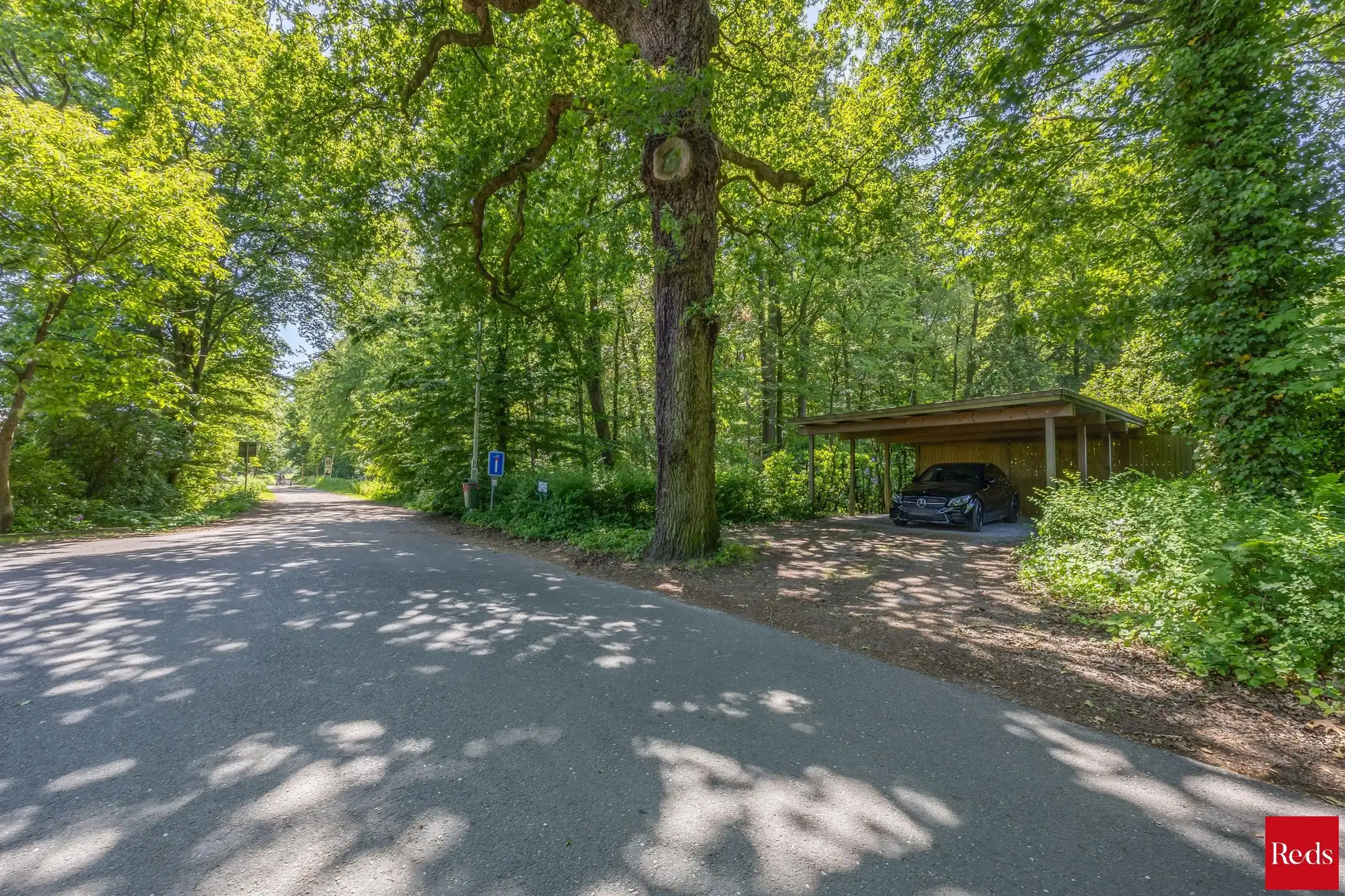 Villa met zwembad omringd door natuur en maximale privacy foto 34