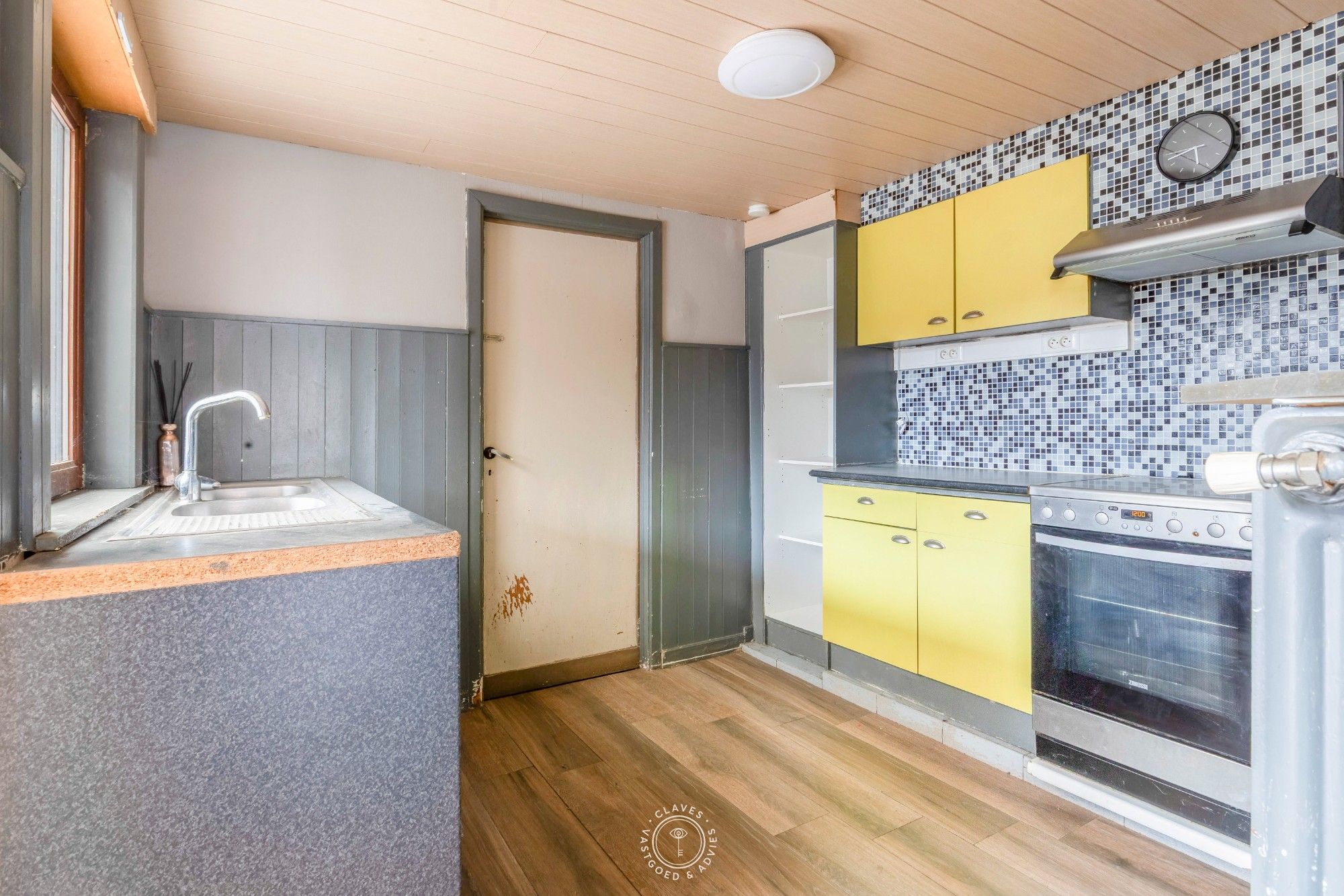 Woning met magazijn op een fijne locatie foto 5