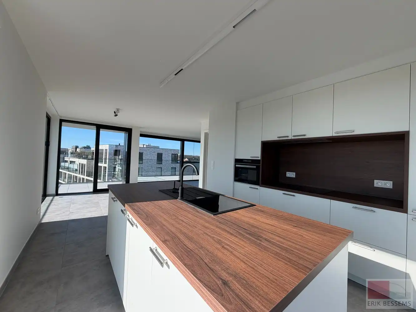 Modern nieuwbouwpenthouse van 140 m² met 2 slaapkamers, badkamer foto 11