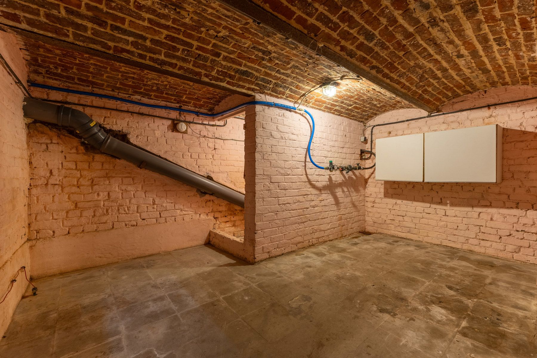 Op te frissen woning met 2 slaapkamers en tuin foto 18