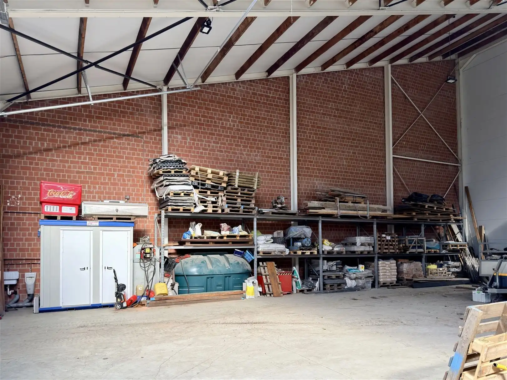 Enorm ruim magazijn met natuurlijke lichtinval! foto 11
