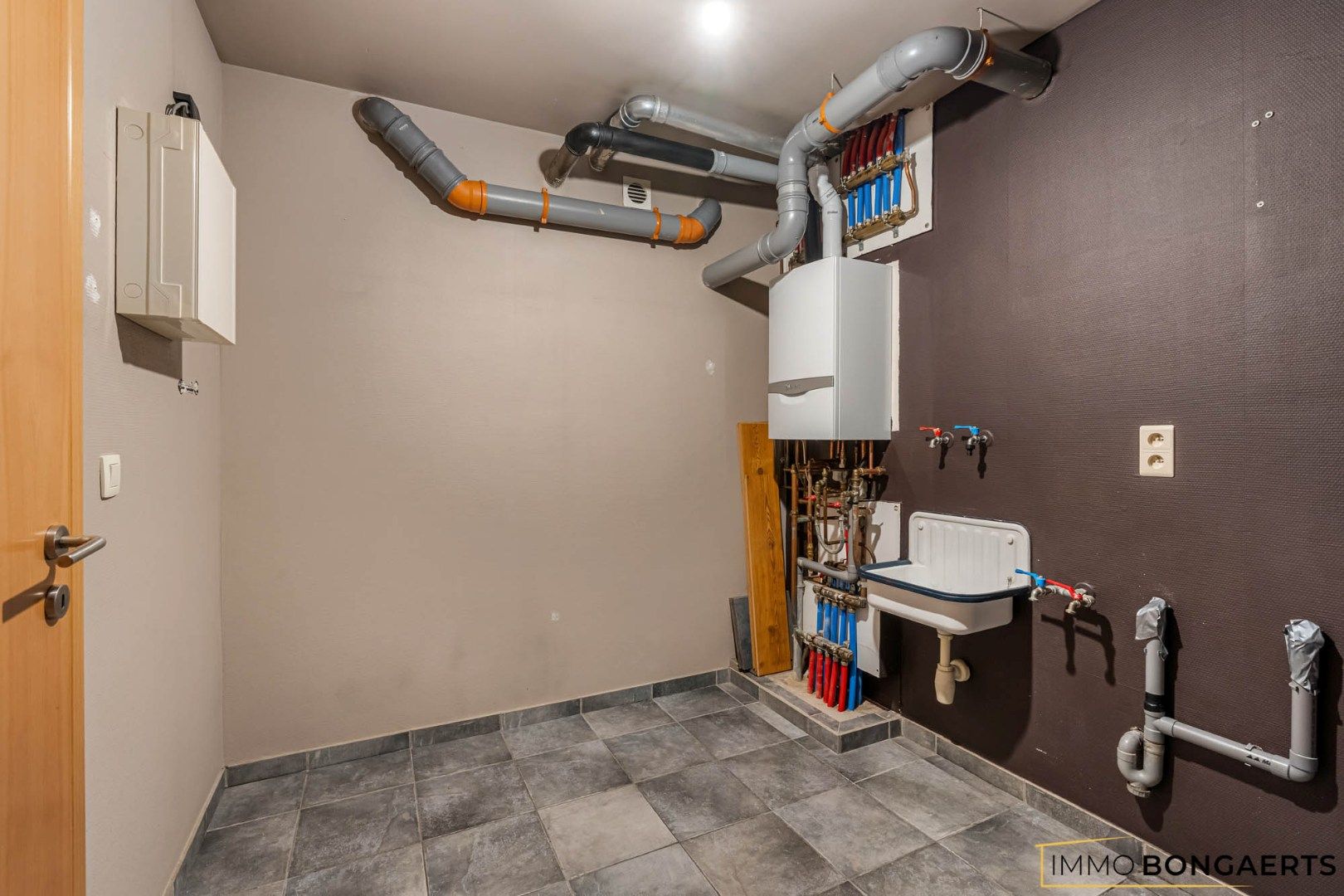 Ruim duplexappartement met 4 slaapkamers foto 12