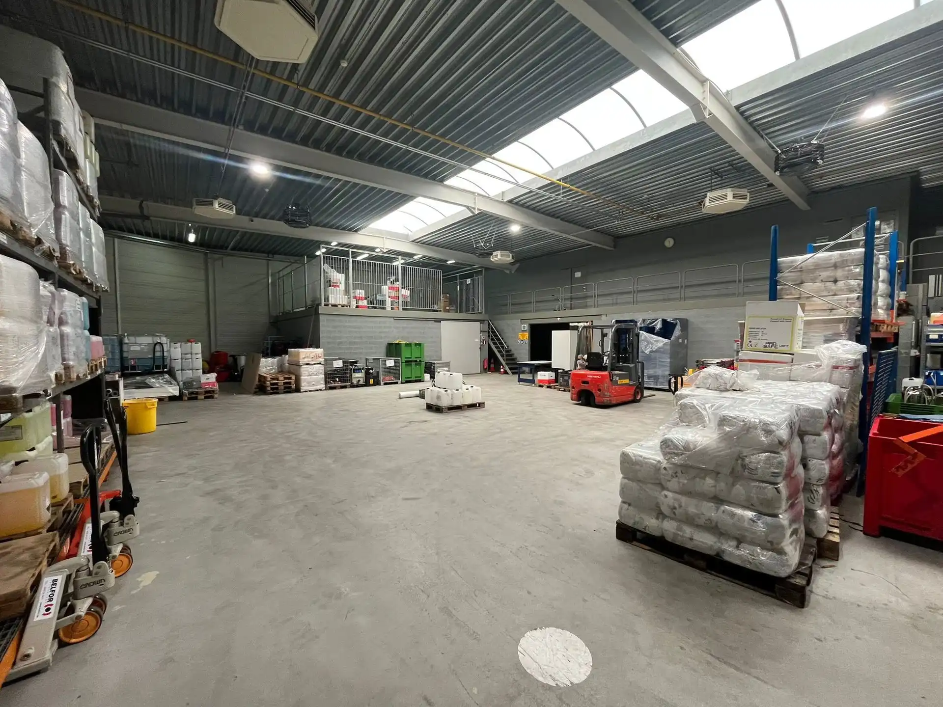 Polyvalent bedrijfsgebouw  van 1.550m² te Schelle foto 3