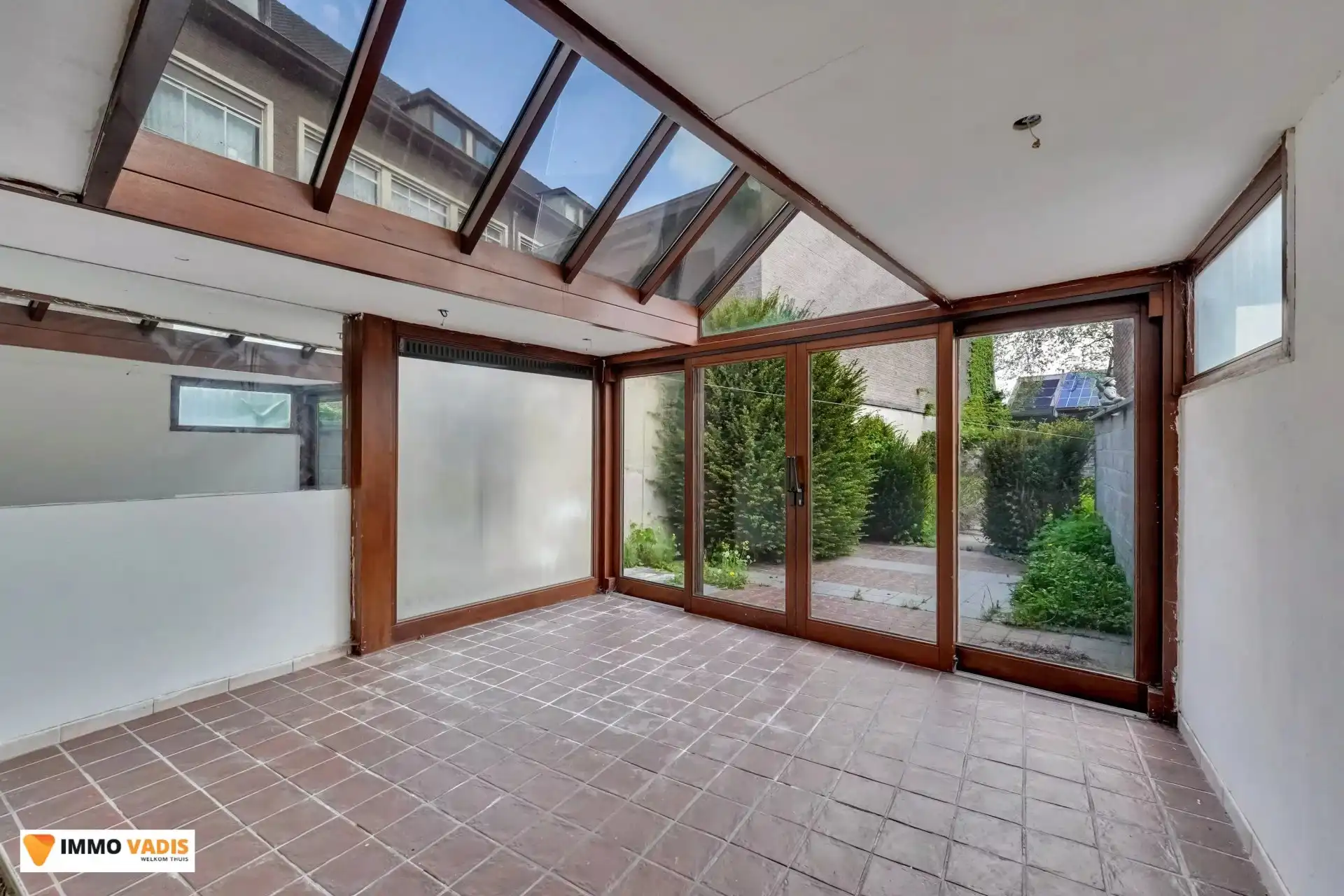 Authentiek herenhuis met karakter, klaar voor een stijlvolle renovatie. foto 7