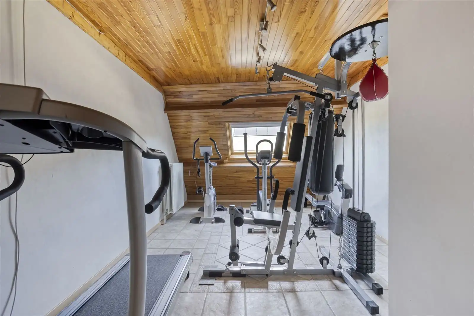 Unieke kans : Horeca met parking en instap klare woonst met 5 slaapkamers foto 27