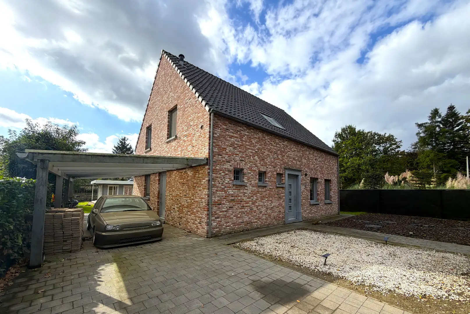 Vrijstaande woning van 2015 met 3 slaapkamers, volledige kelder en zuidgerichte tuin in Schilde. foto 21