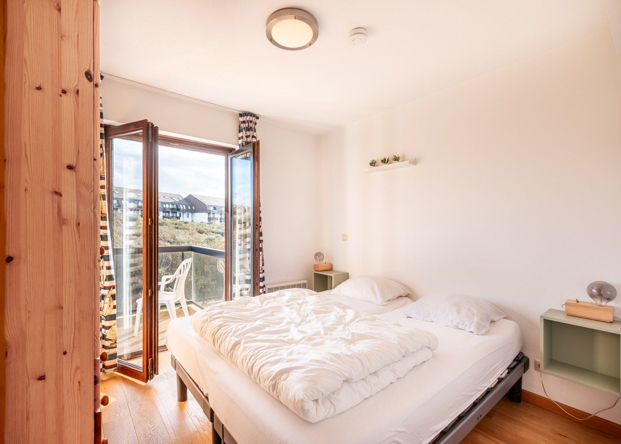 Ruim appartement op de Zeedijk van Oostduinkerke  foto 13