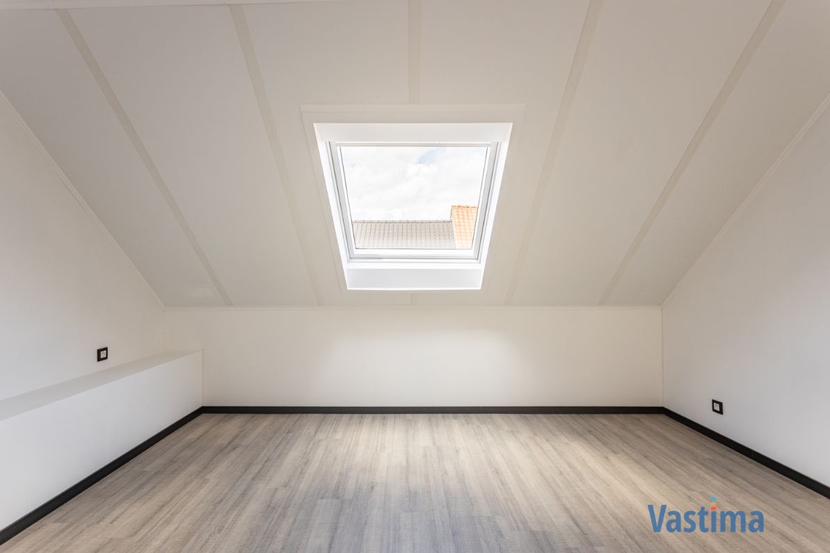 Volledig gerenoveerde rijwoning met 3 slaapkamers nabij centrum Aalst foto 24