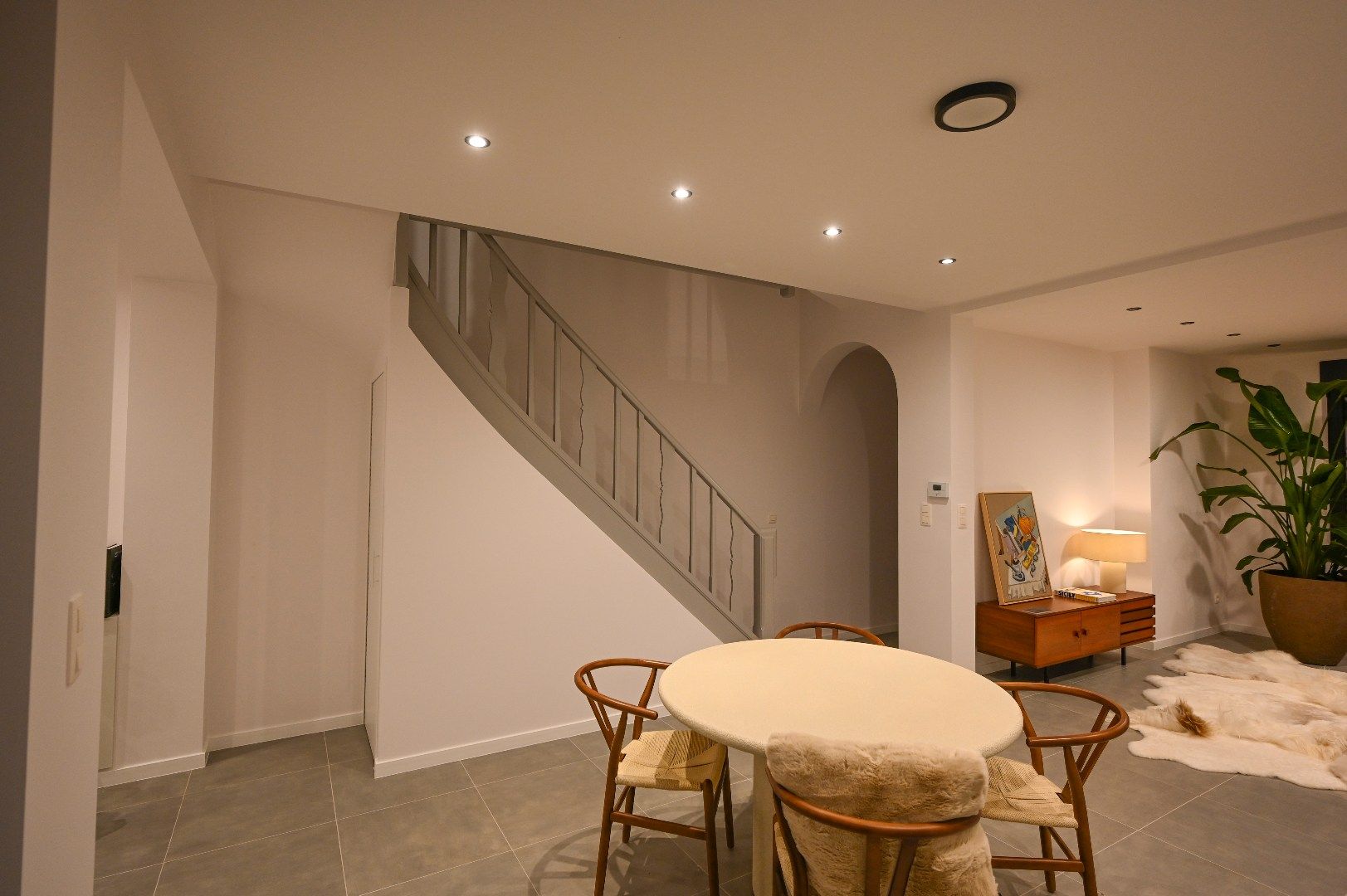 KLASSEVOL GERENOVEERDE WONING NABIJ CENTRUM EN STRAND OOSTENDE foto 4