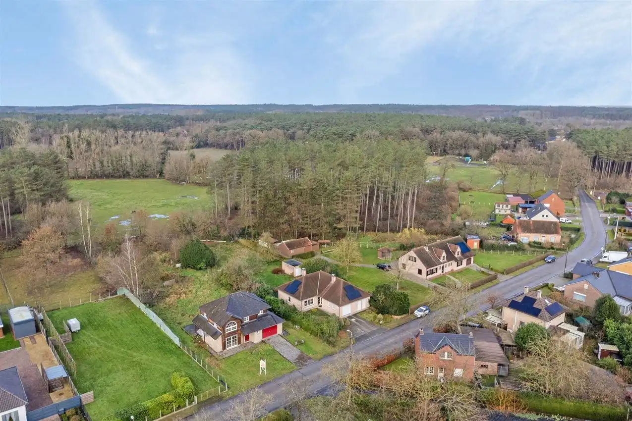 Villaperceel met klasse,  residentieel wonen omringd door groen. foto 13