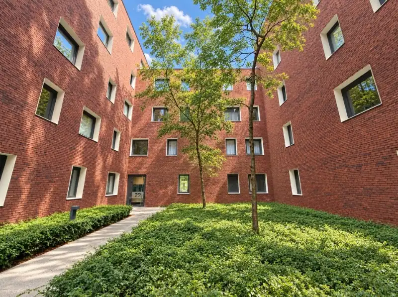 Lichtrijk hoekappartement met terras nabij Watersportbaan foto 19