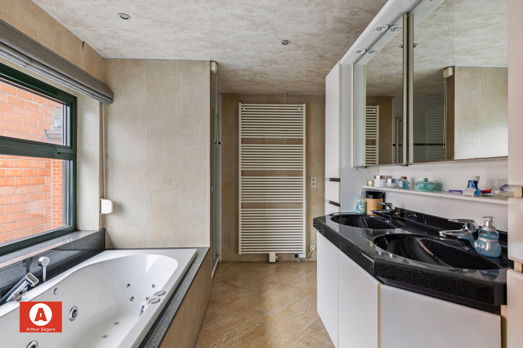 Ruime woning met handelsruimte op topligging in Malderen  foto 14