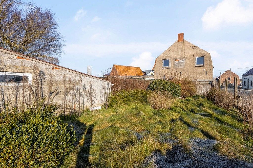 MERKEM: Zonnig maar te renoveren woonhuis met 3 slaapkamers, te vernieuwen comfort, garage, diverse koterijen en tuin op 618m² grondopp. foto 20