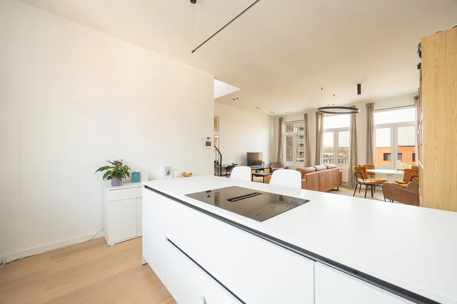 Prachtig gerenoveerd appartement met uniek dakterras! foto 8