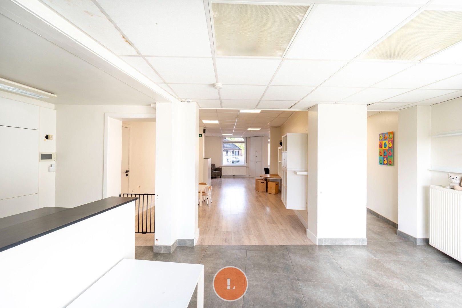 Te koop ruime halfopen woning met 4 slaapkamers en uitweg te Sint-Eloois-Winkel. foto 9