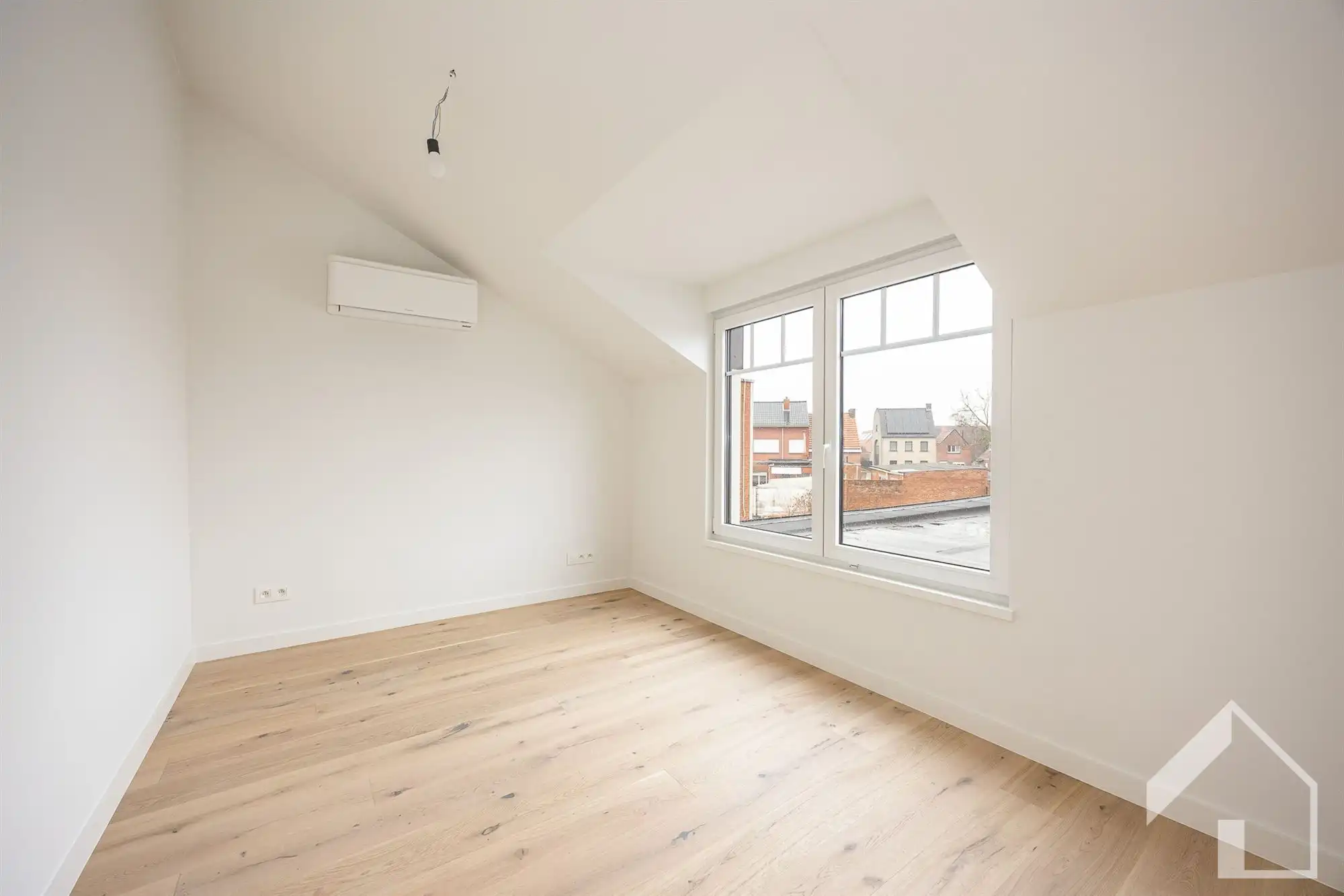 Recent gerenoveerde woning met hoogwaardige materialen foto 13