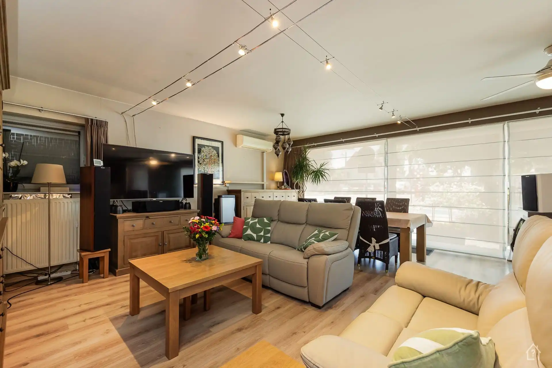 Gelijkvloers 3 Slaapkamer Appartement met parkeerplaats foto 4