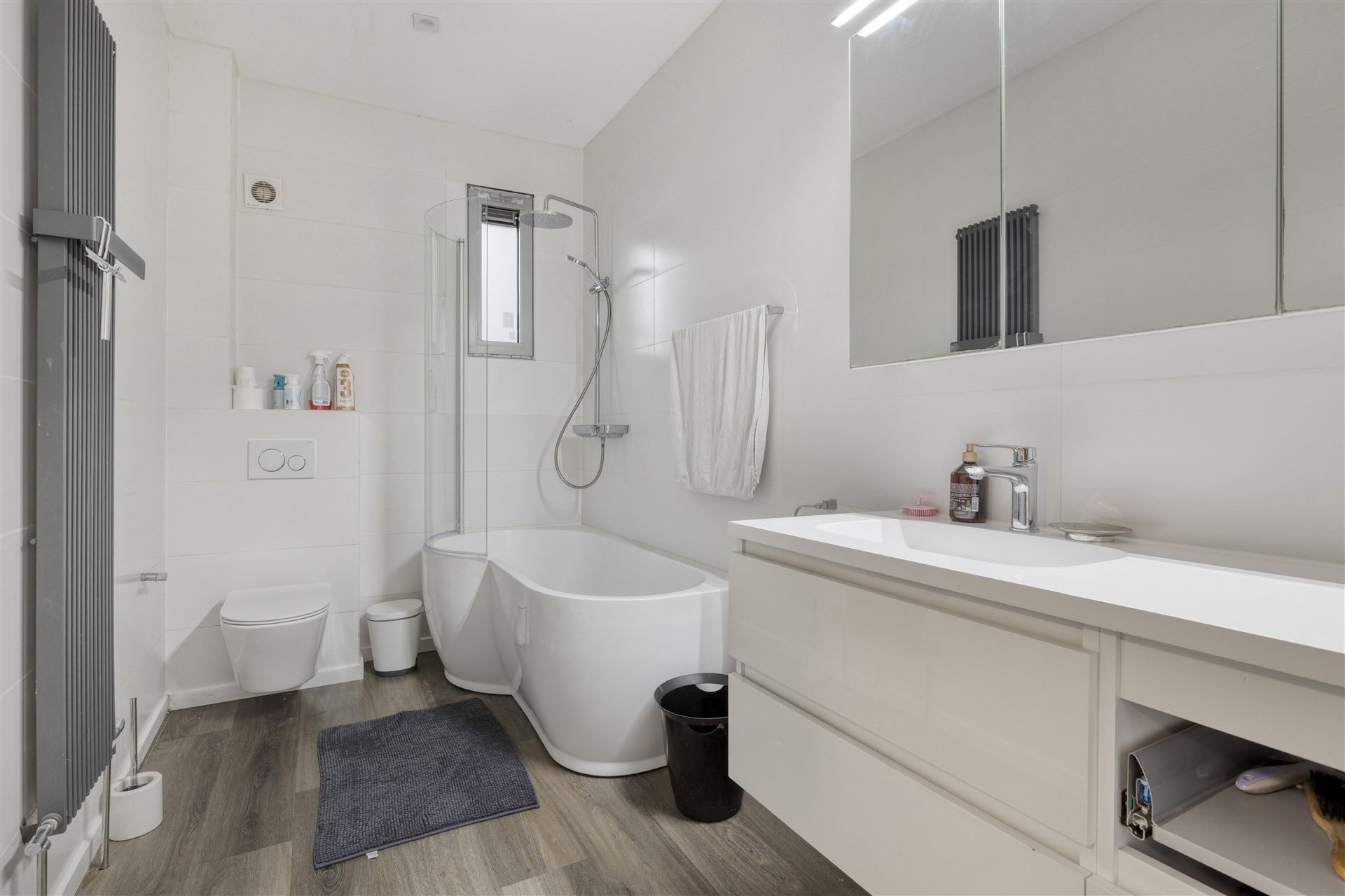 Gerenoveerd handelshuis met 4 tot 6 slaapkamers en zonnige tuin. foto 27