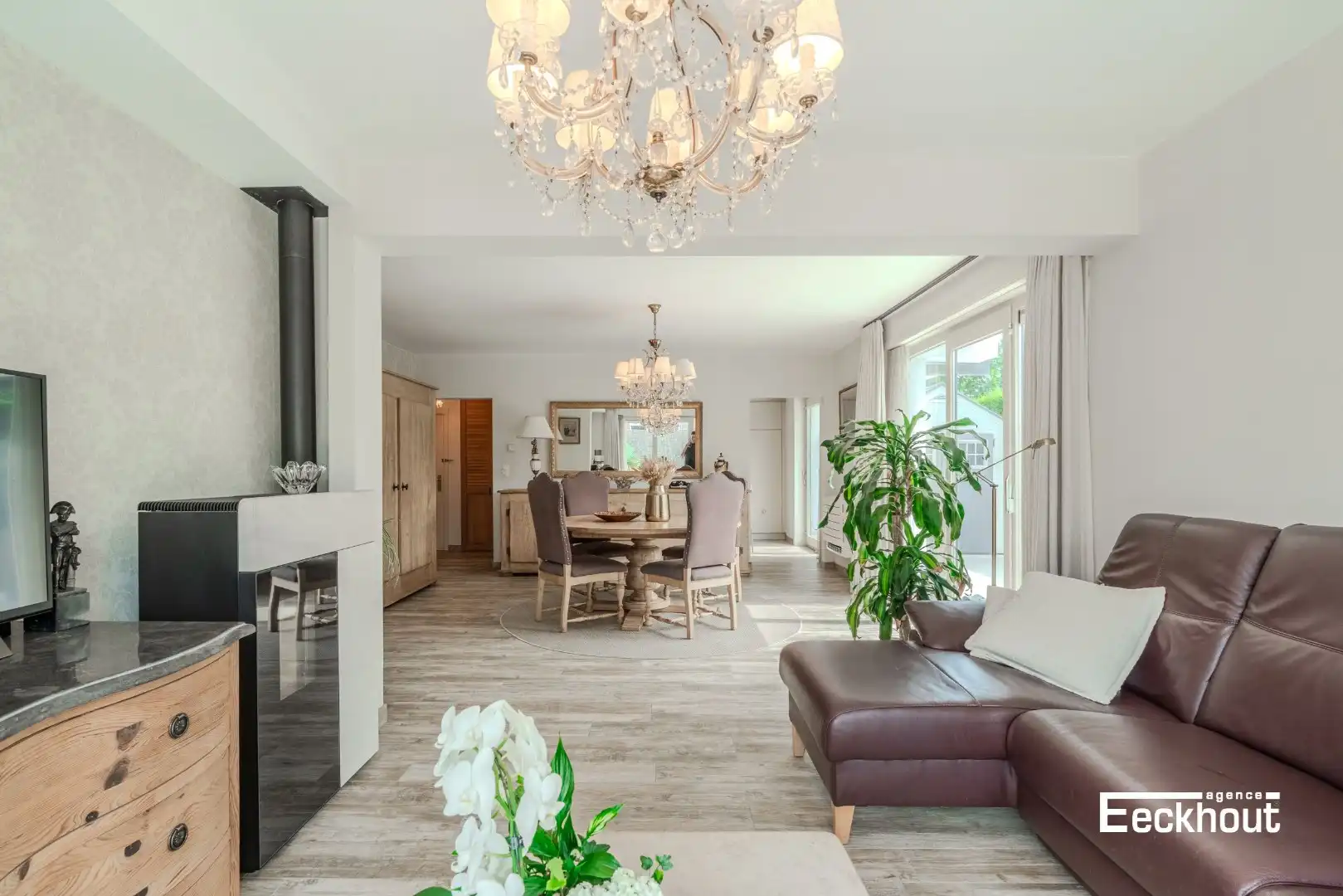 Gerenoveerd appartement met uitzonderlijk groot terras! foto 2