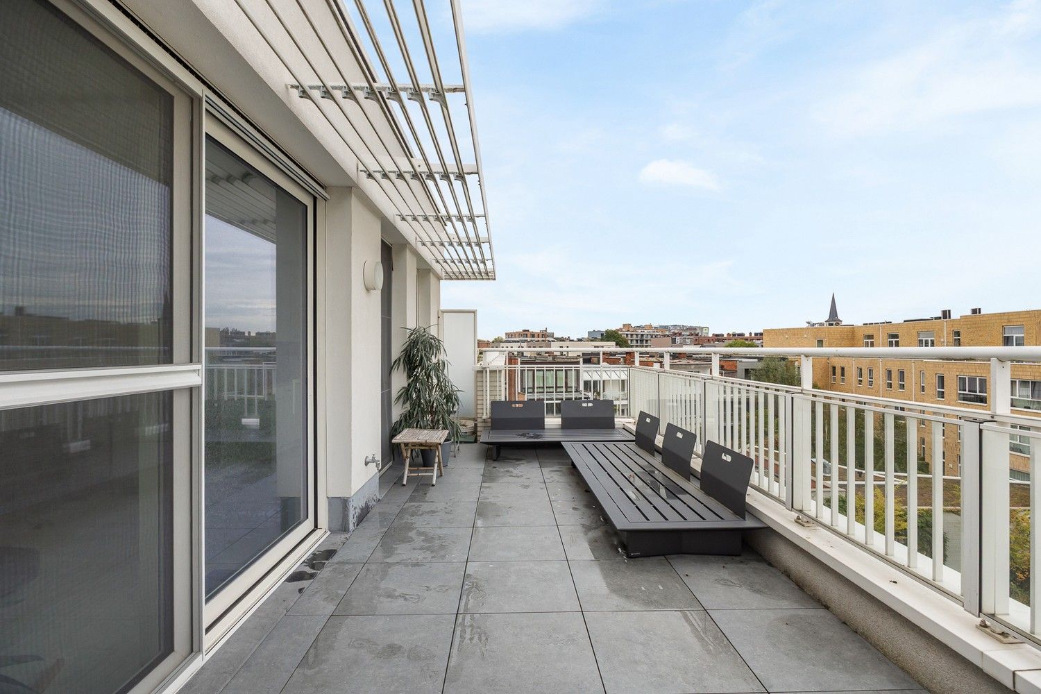 Modern 2-slaapkamerappartement van ±95m² met dubbele terrassen in hartje Berchem foto 6