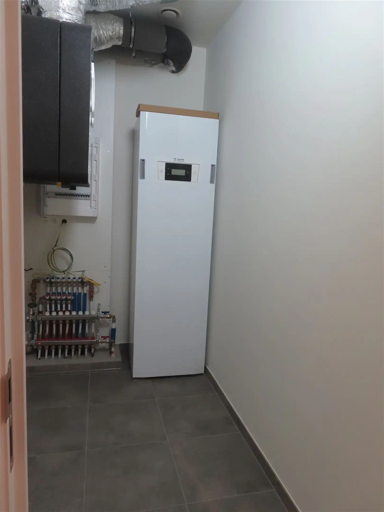 Prachtig nieuwbouwappartement met 2slpk, 2 badk, terras & P foto 14