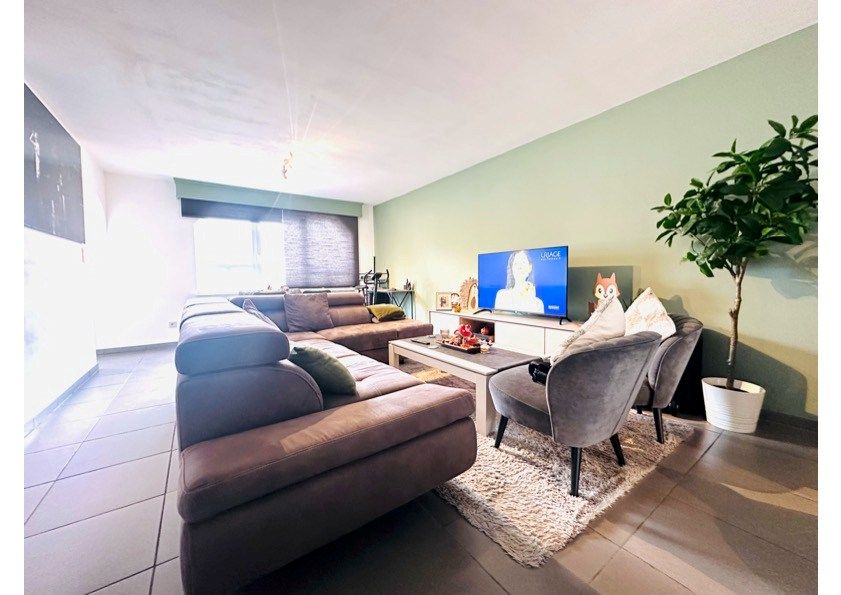 Gelijkvloersappartement met 1 slaapkamer en garage. foto 3