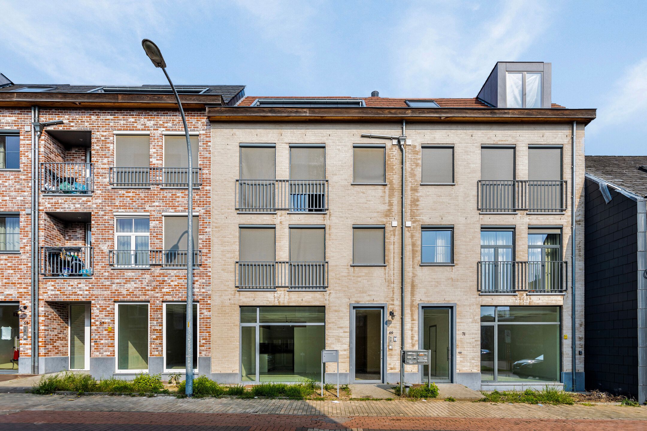 Gelijkvloers nieuwbouwappartement met tuin  foto {{pictureIndex}}