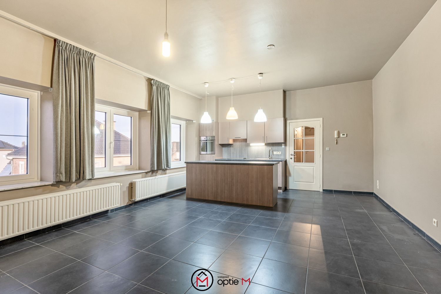Gebouw met 3 appartementen, 2 kantoren & werkplaats in Bilzen foto 8