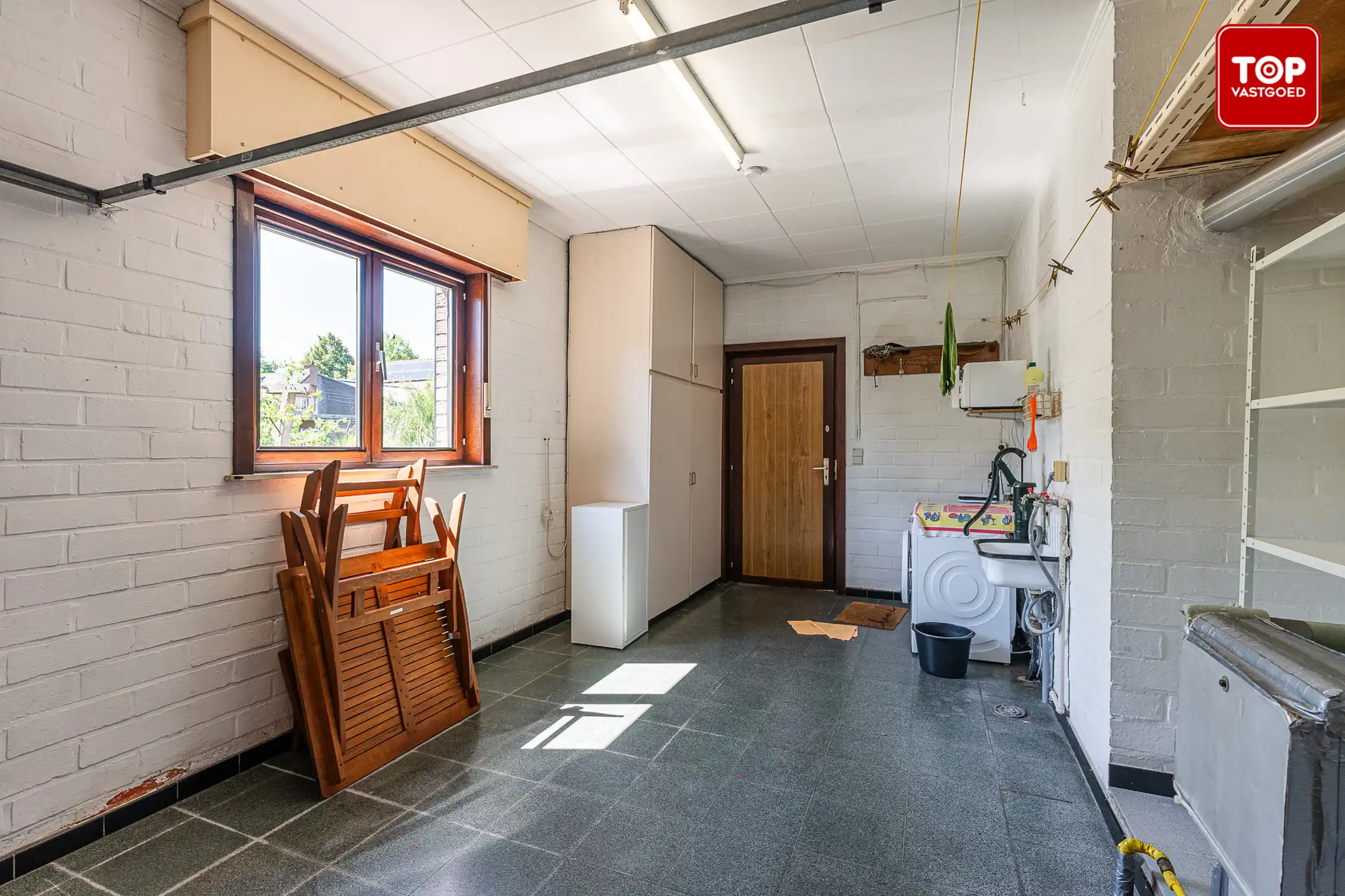 Op te frissen bungalow met 3 ruime slaapkamers en een zonnige tuin van circa 500 m² foto 19