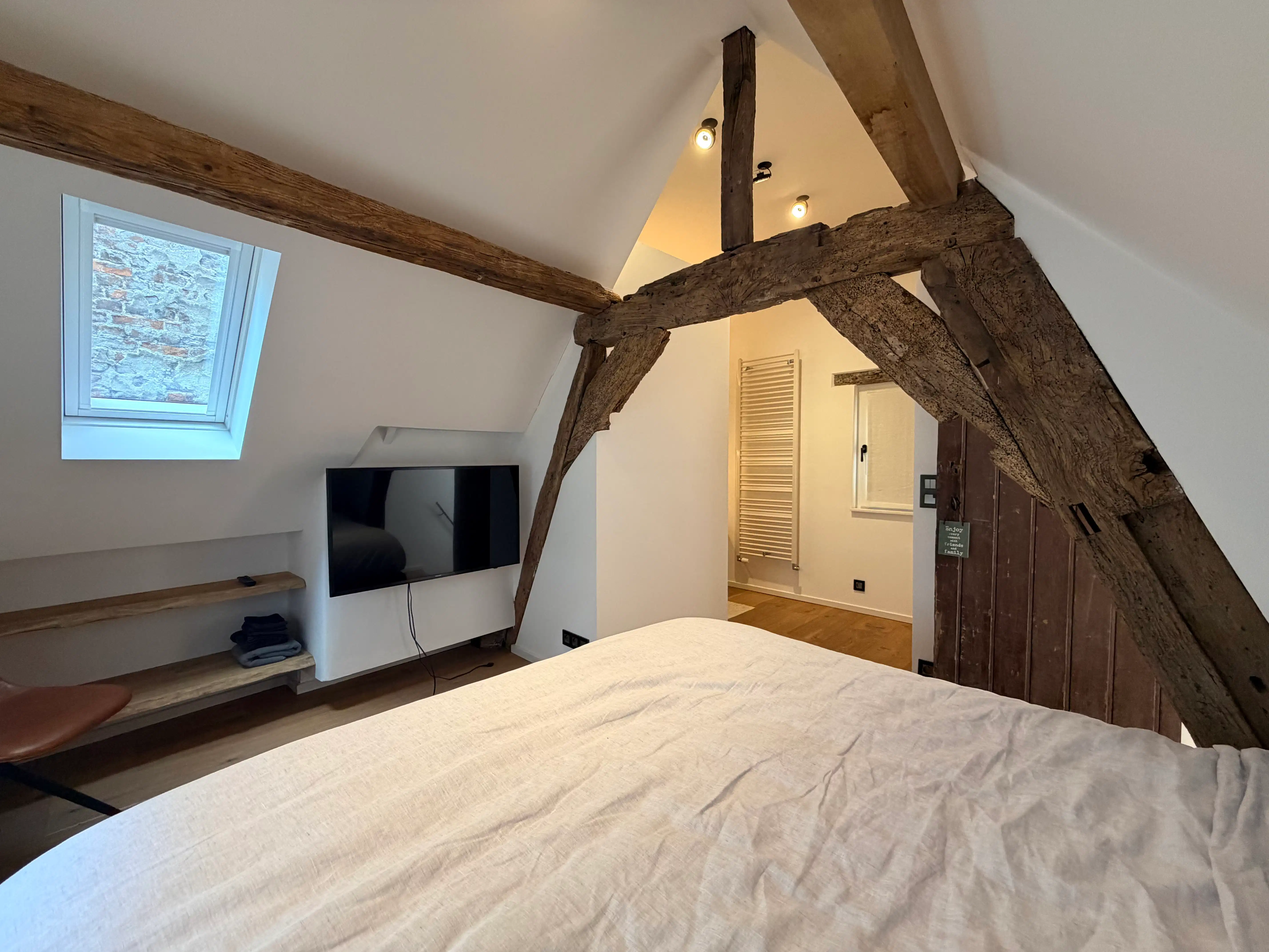 --- NIEUW --- Ideale cohousing woning: high-end gerenoveerde 2-slaapkamerwoning met elk een eigen douche in centrum Gent! foto 15