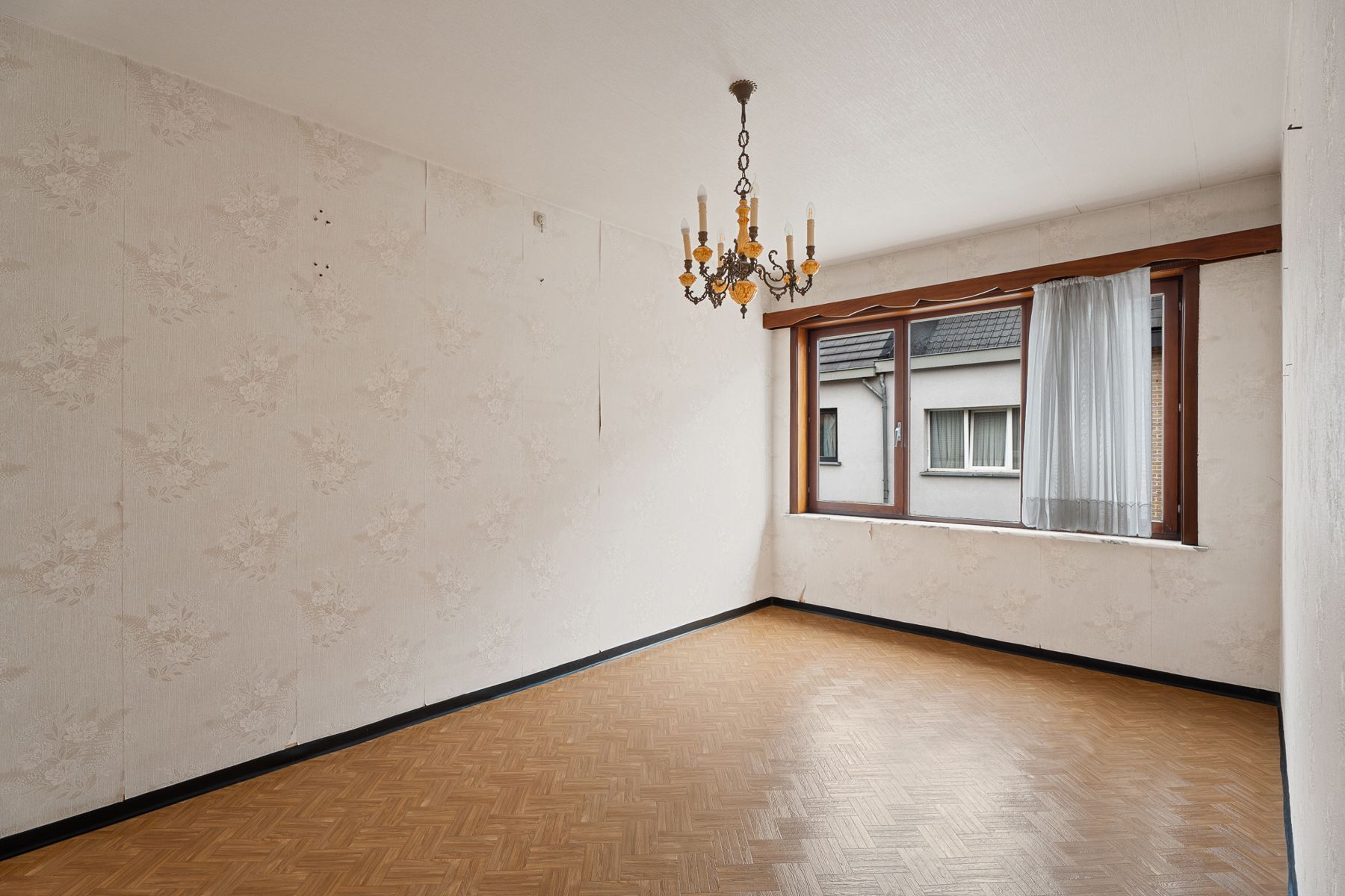 Te renoveren woning met potentieel in centrum Wetteren! foto 9