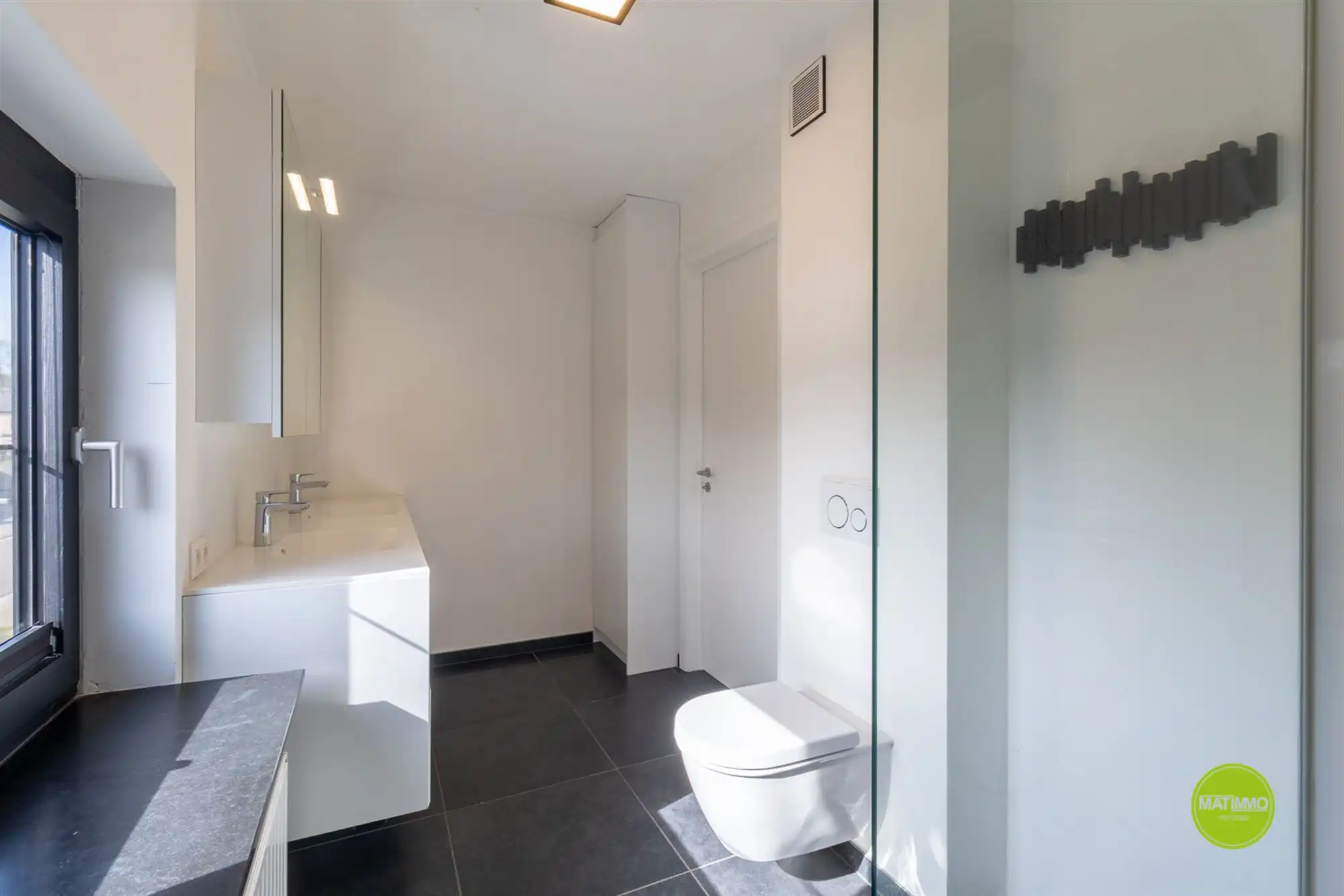 Moderne open bebouwing met 3 slaapkamers en tuin foto 17