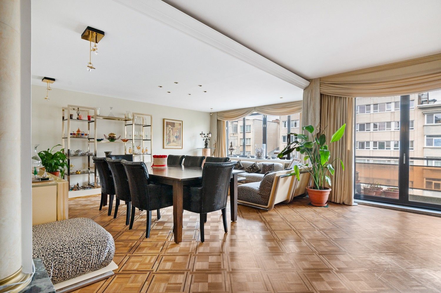 Riant appartement van maar liefst 280 m² foto 6