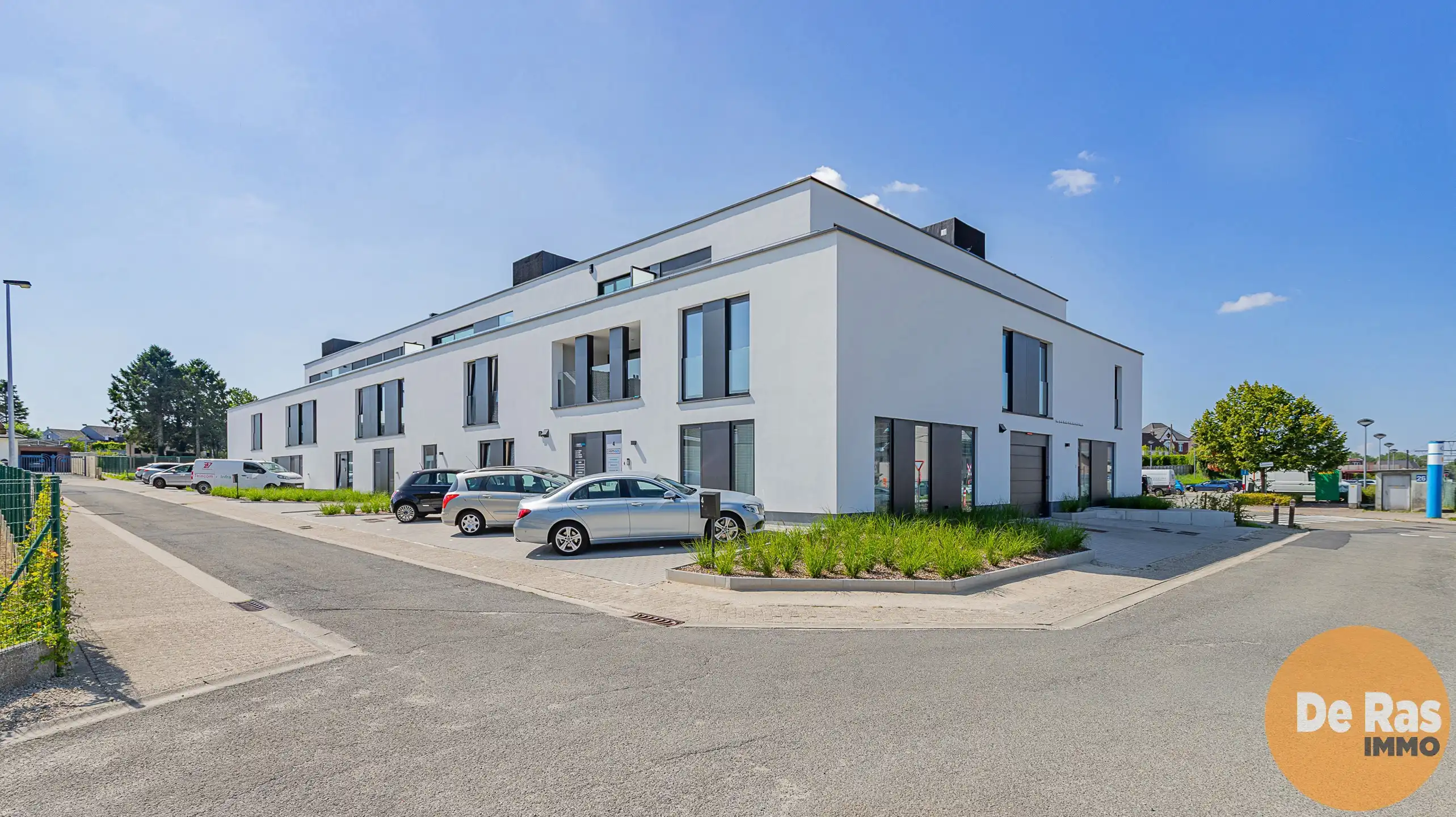 BURST -  Ruim 3 slaapkamer app met tuin en terras foto 2