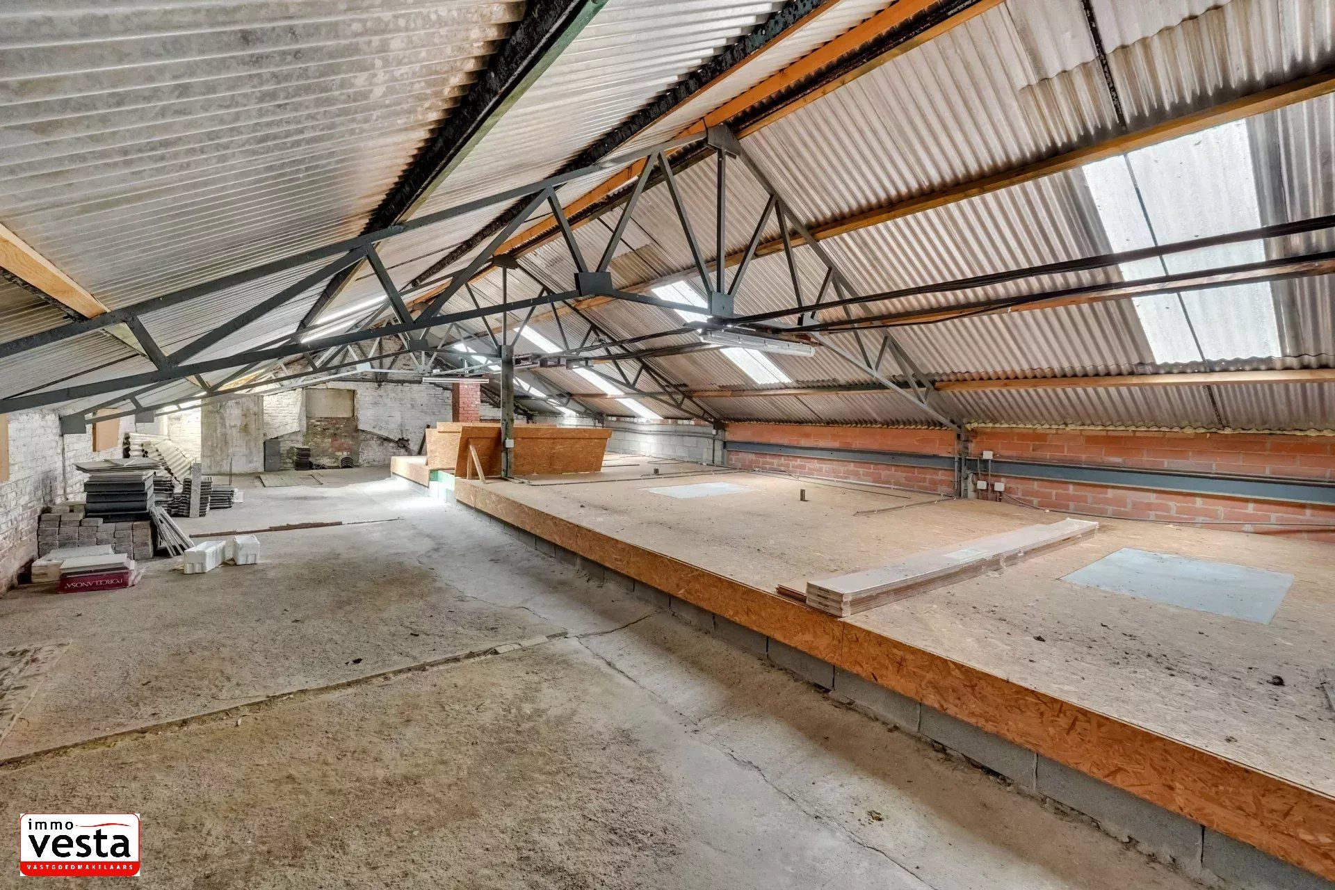 Ruime , landelijk gelegen woning met loods foto 23