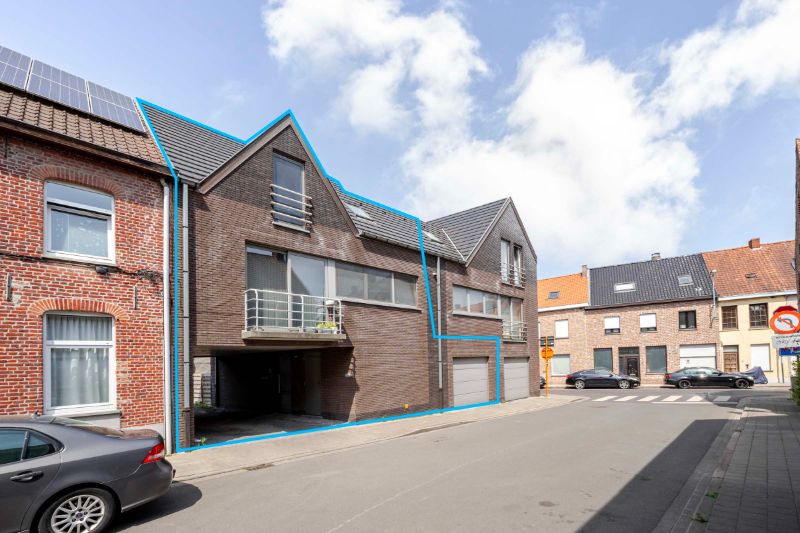 Stijlvolle en energiezuinige woning met garage in het bruisende centrum van Roeselare foto 14