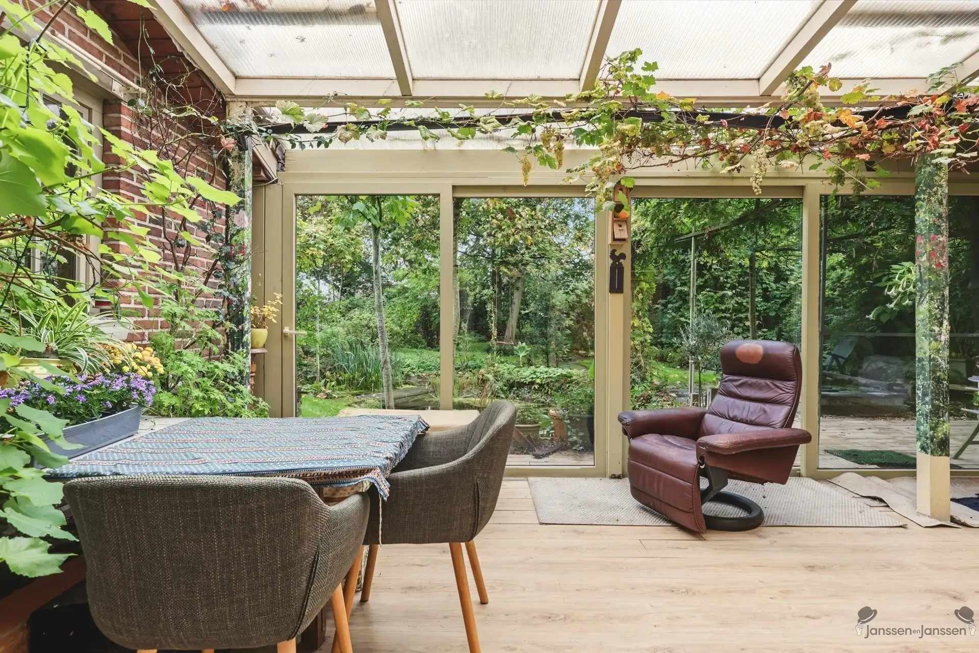 Vrijstaande woning in prachtige groene omgeving op perceel van 955m² foto 10