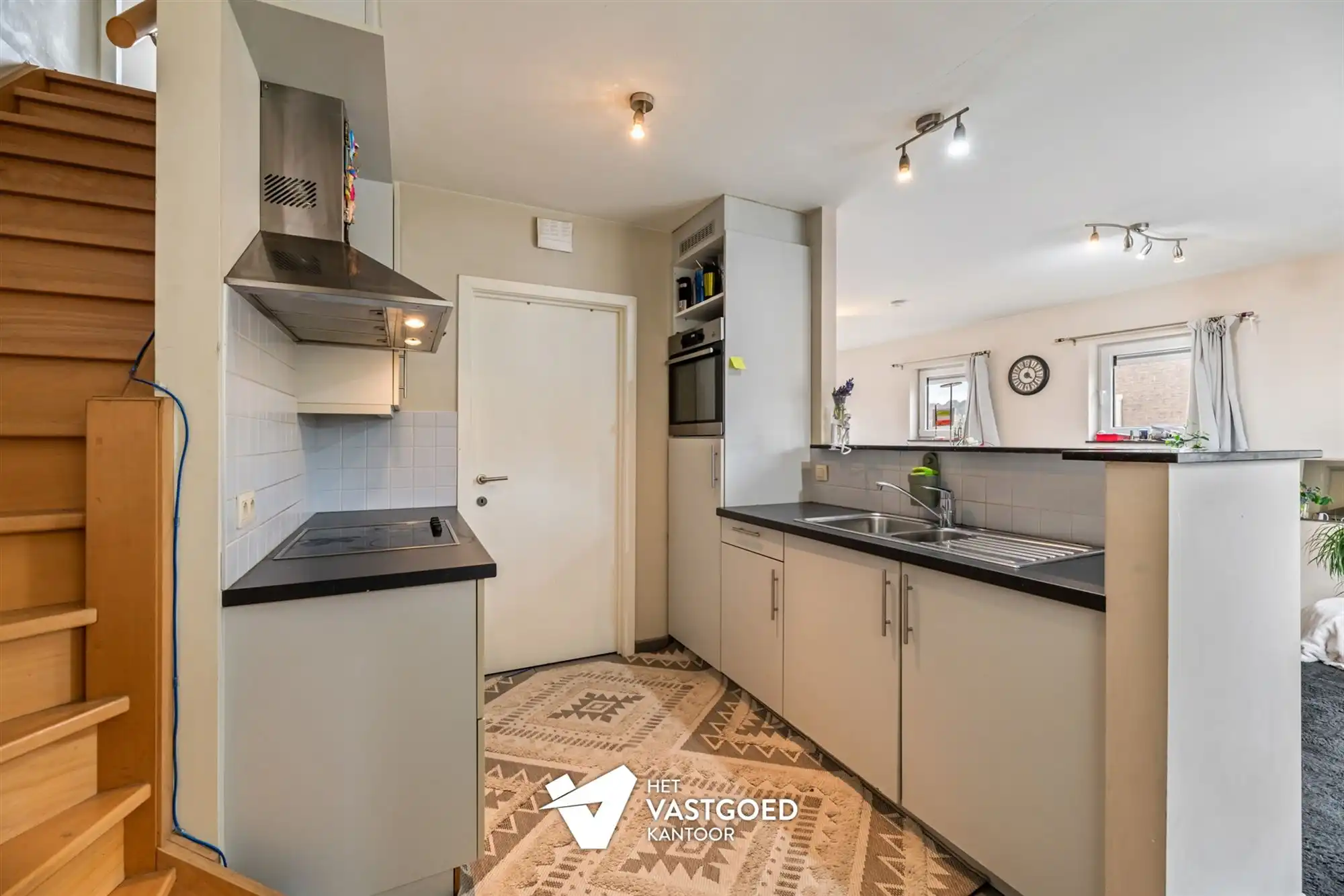 ZEER RUIM DUPLEX APPARTEMENT (149M²) MET 3 SLAAPKAMERS, TERRAS EN 2 AUTOSTAANPLAATSEN TE HAM foto 6