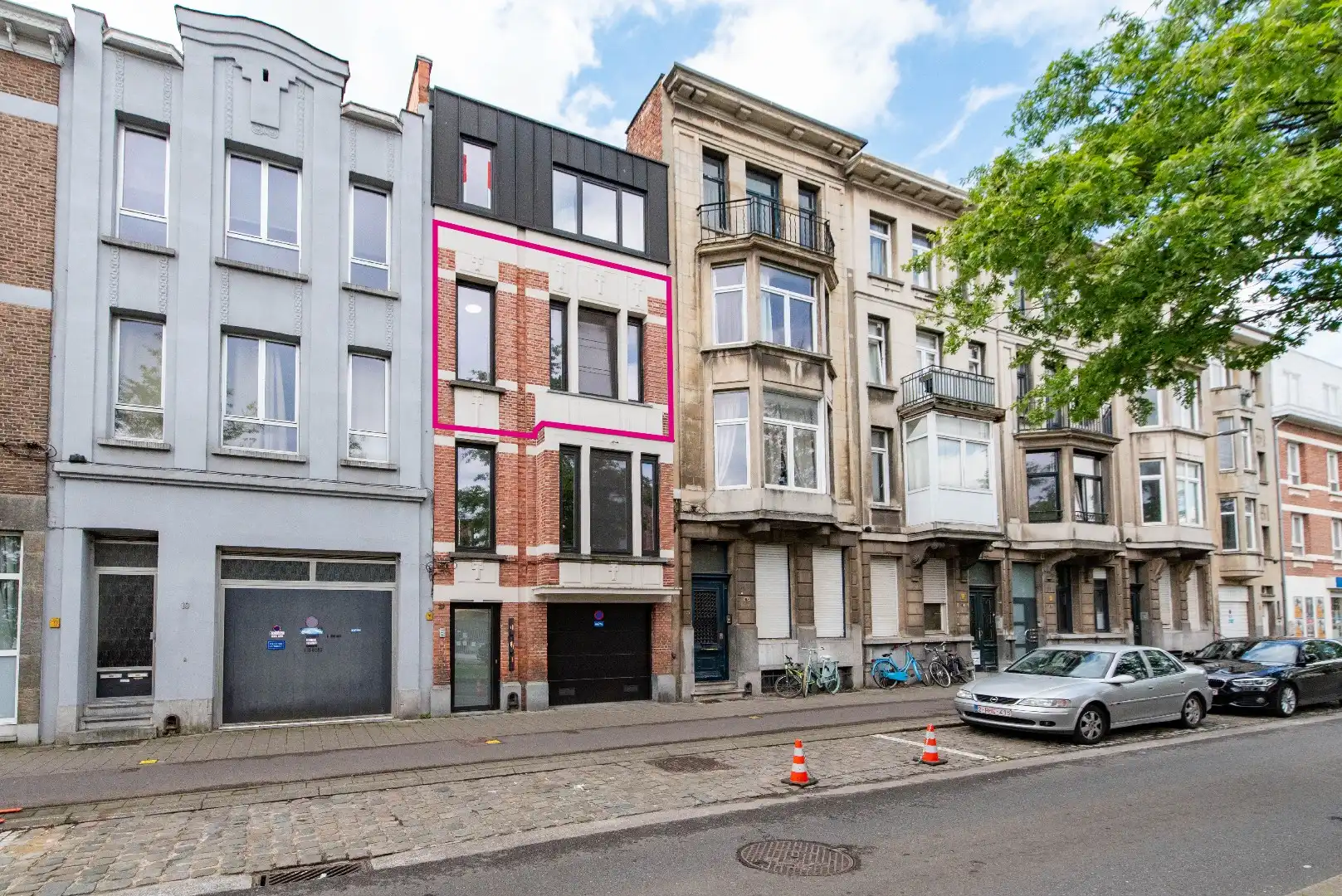 Modern app. met terras foto {{pictureIndex}}