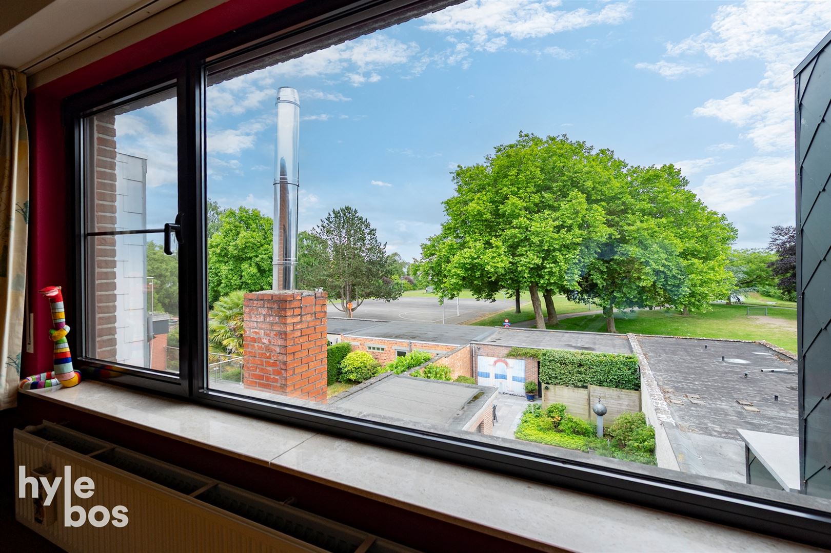 Stijlvolle ruime woning met praktijk & stadstuin foto 21