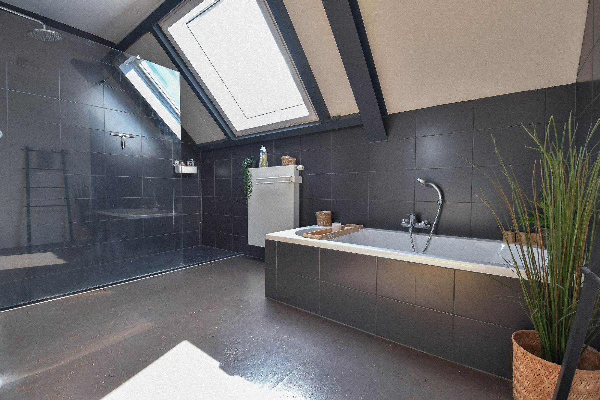 BEZOEKMOMENT ZATERDAG 09/08 VAN 9U TOT 10U30 | Rustig & landelijk gelegen architecturale villa op 1.166m² foto 19