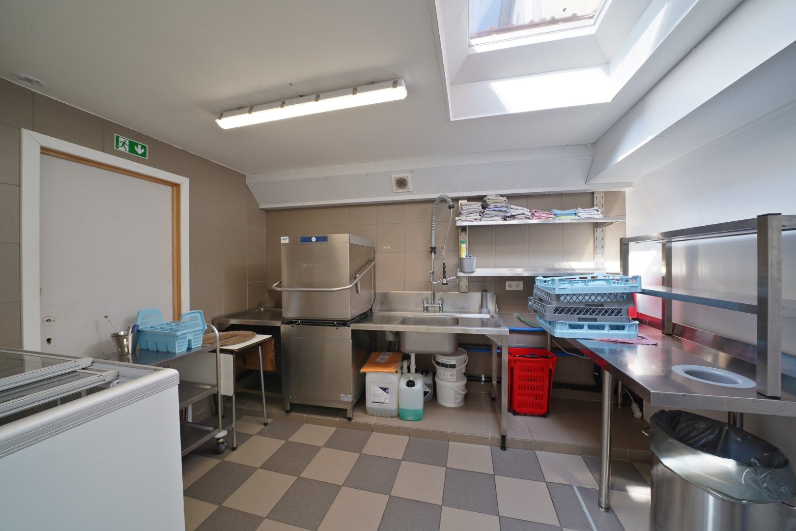 Handelszaak met woning in centrum van Kortemark foto 7