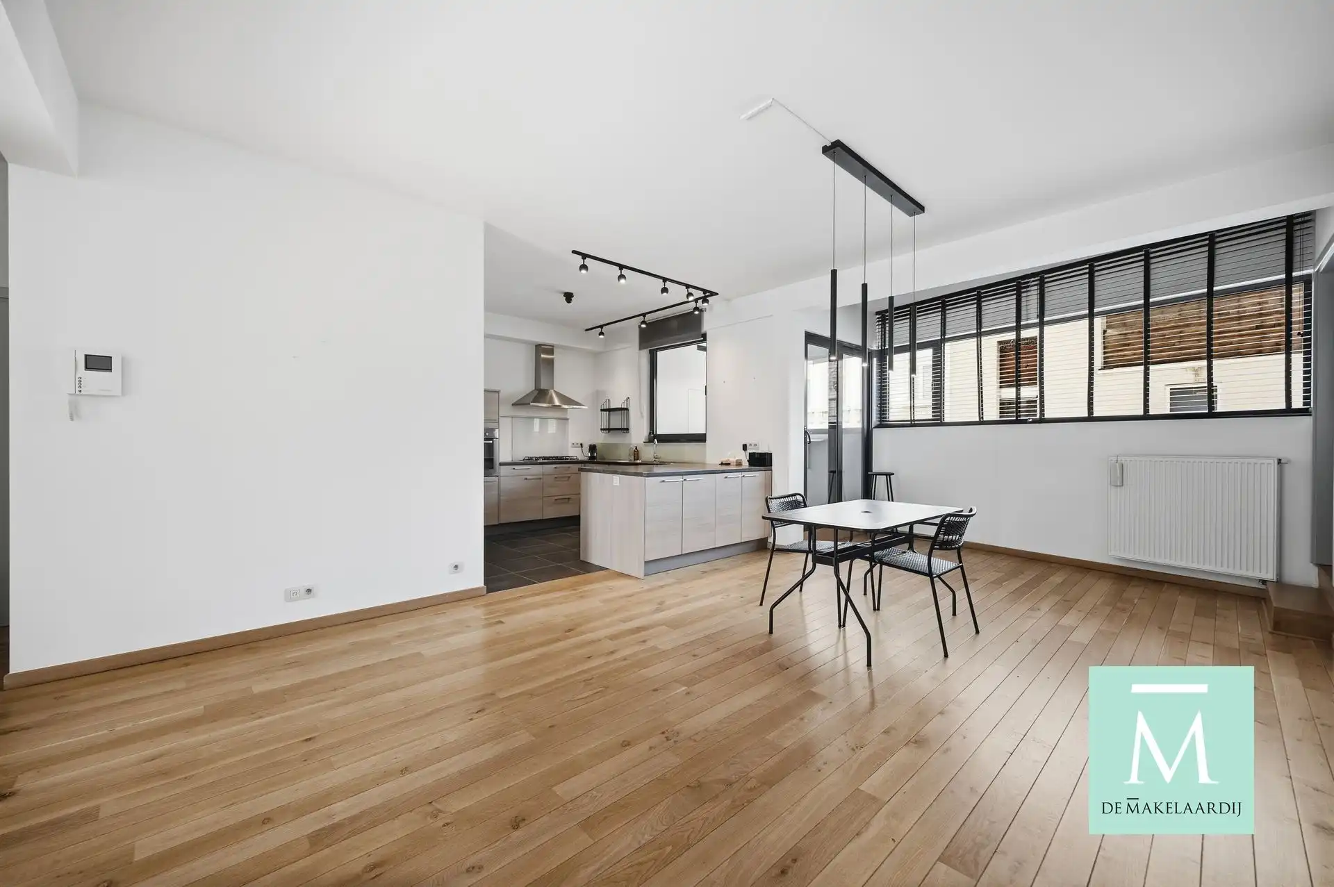 Te huur: Ruim en lichtrijk appartement op toplocatie in hartje Mechelen! foto 2