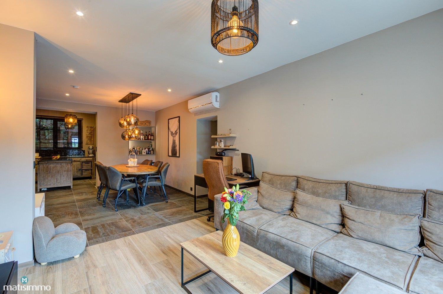 PRACHTIG, VOLLEDIG GERENOVEERDE INSTAPKLARE WONING IN TONGEREN foto 2