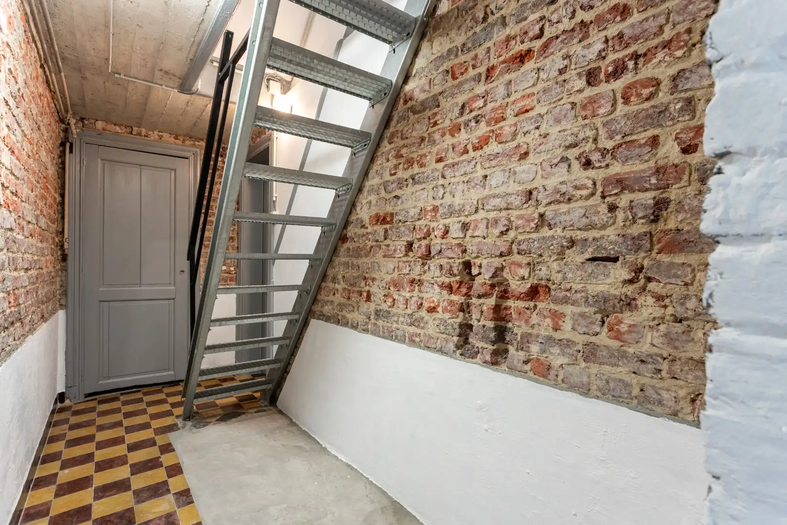 Handelshuis met woongedeelte, garage en tuin  foto 21