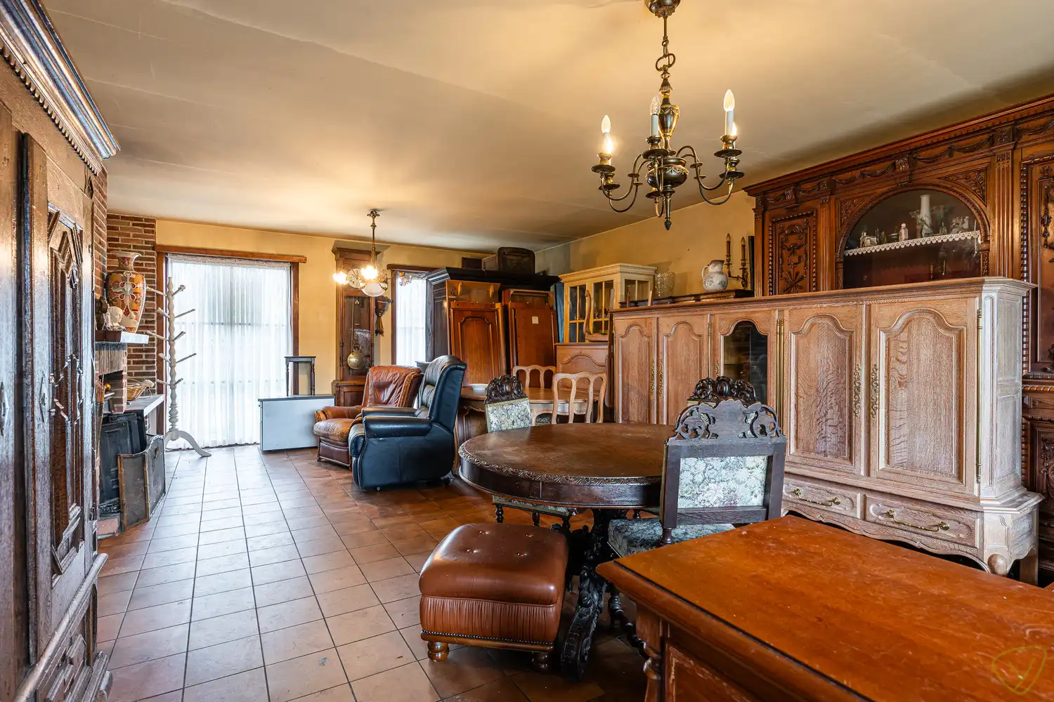 Op te frissen woning langsheen de Kriekmoerstraat te Eeklo! foto 5