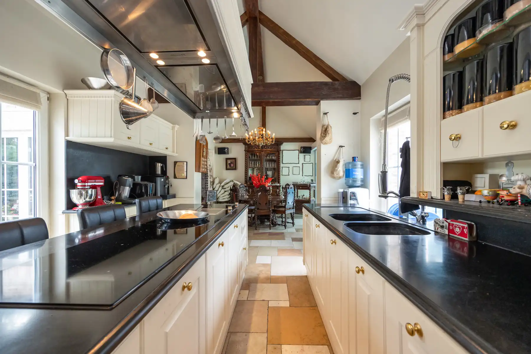 Exclusieve laagbouwvilla met binnen-en buitenzwembad foto 10