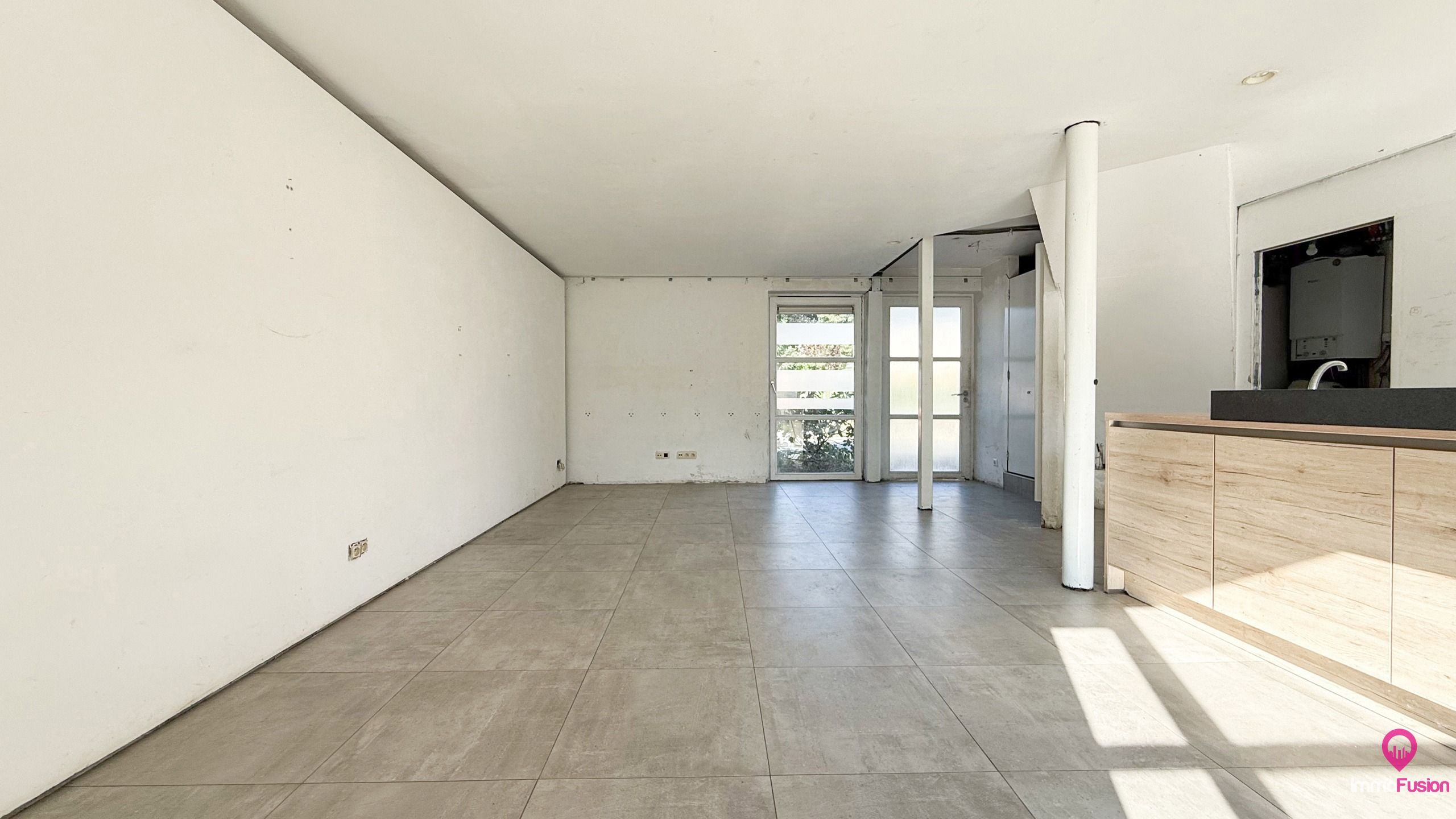 Te renoveren woning met grote tuin in doodlopende straat! foto 7