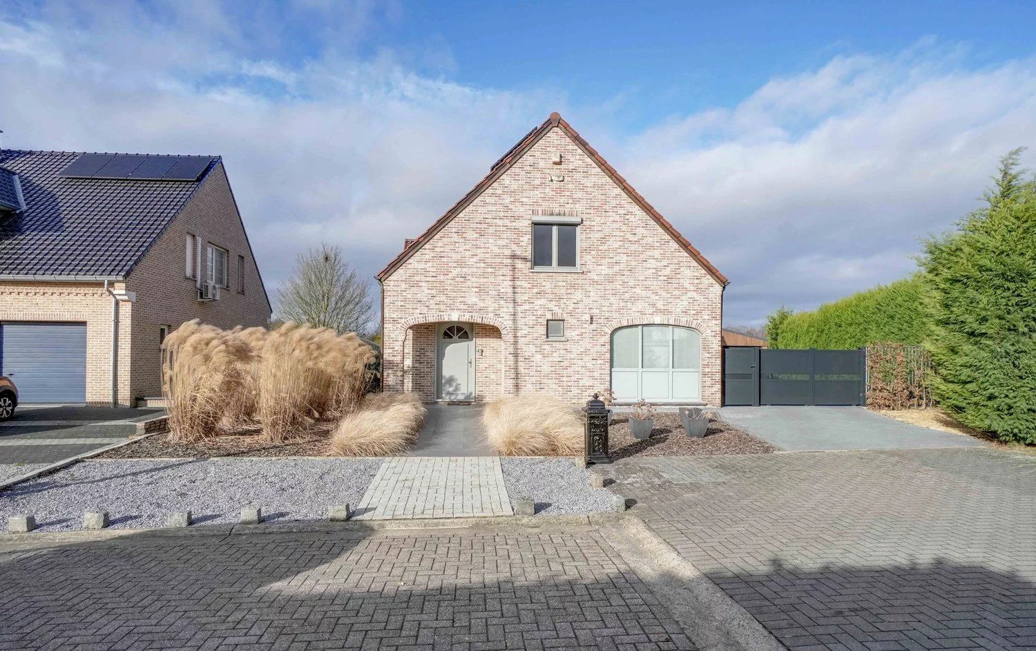 Prachtige villa met 4 slaapkamers foto {{pictureIndex}}