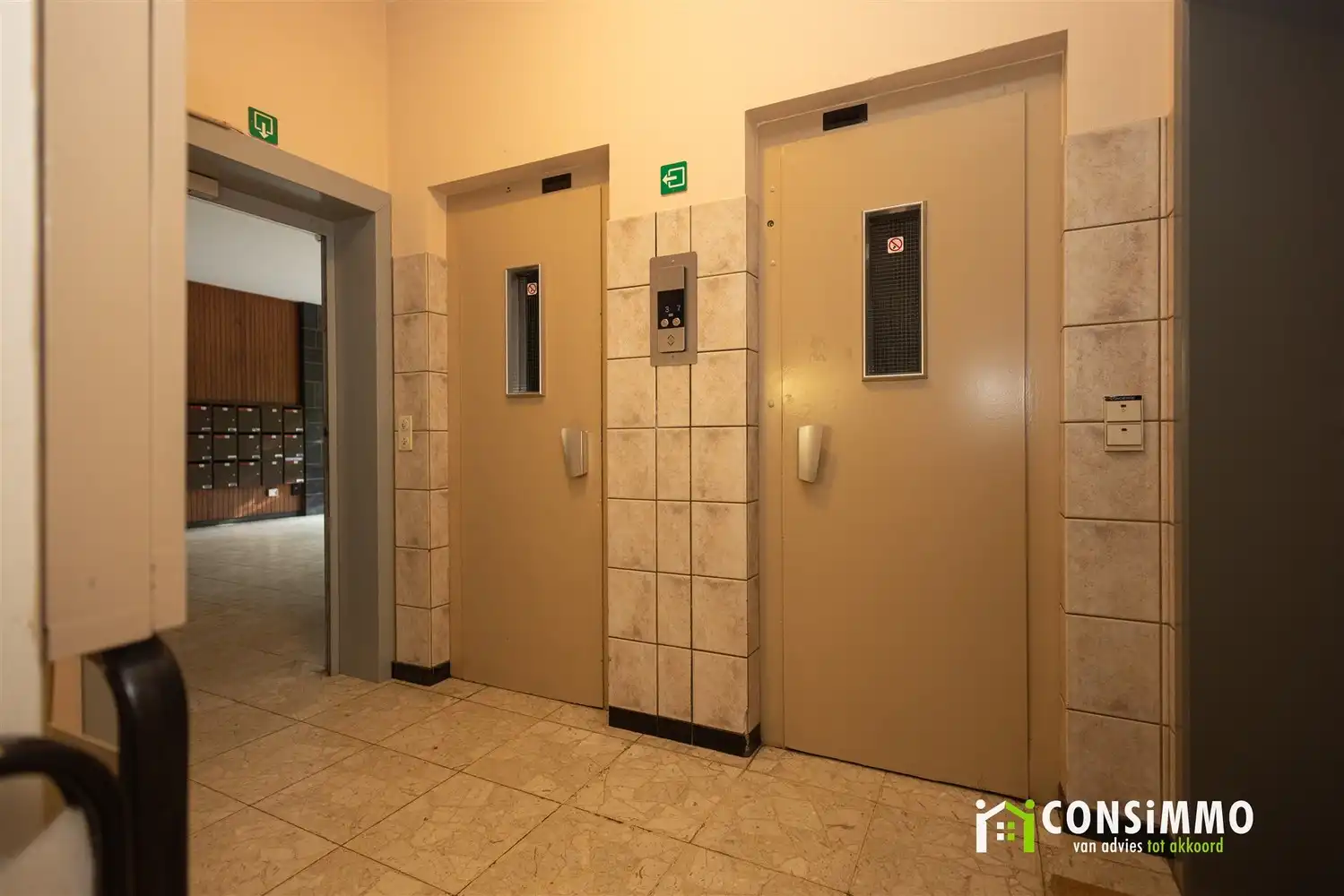 Ruim gerenoveerd appartement op de 19de verdieping met een adembenemend uitzicht over Genk foto 28